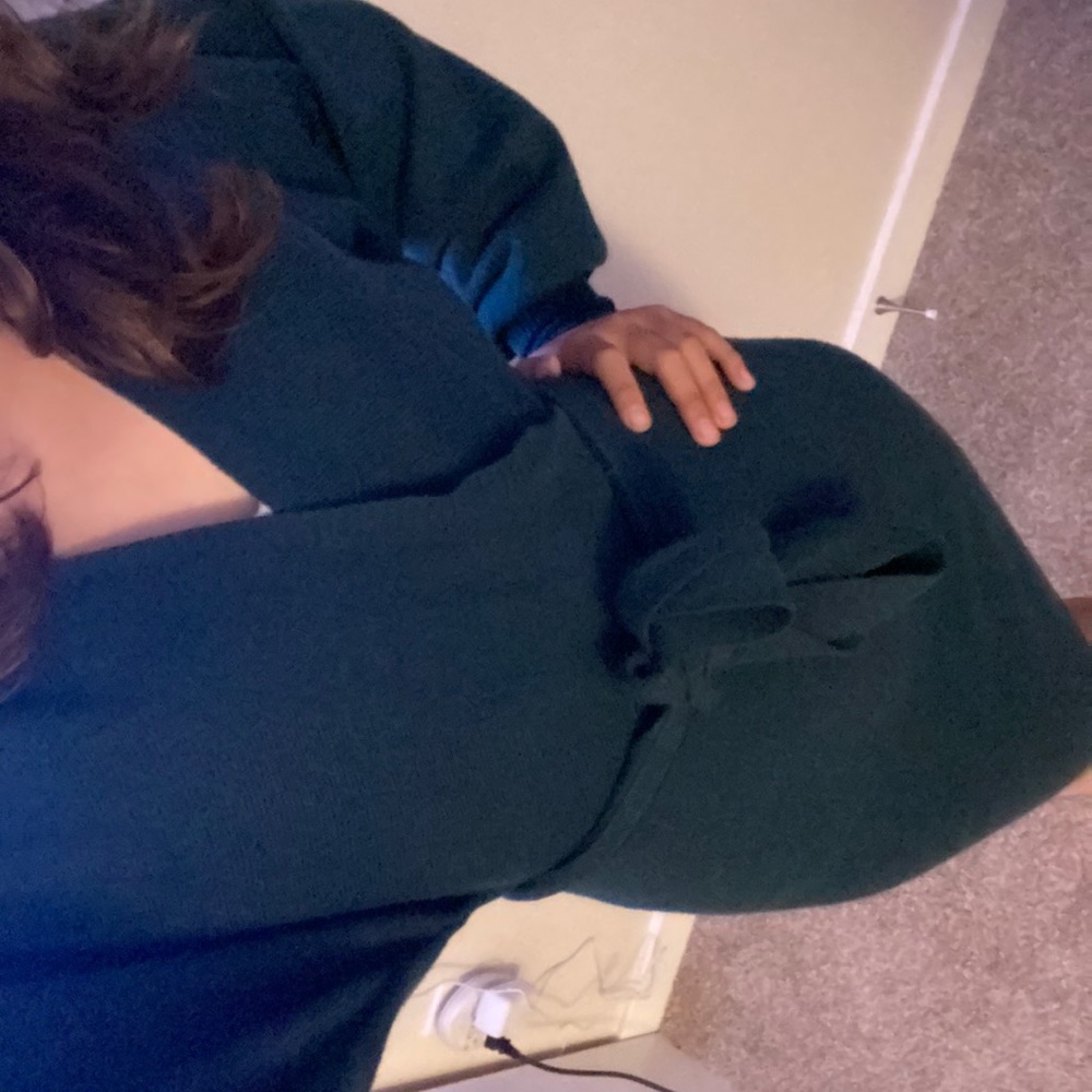 Green puffy sleeves holiday dress